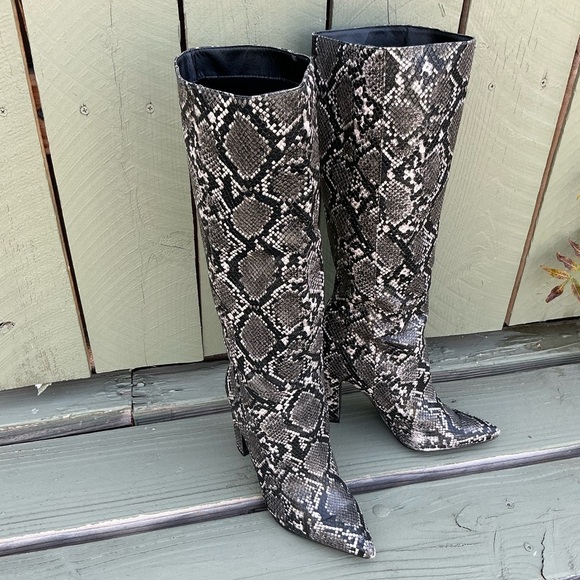 Steve Madden Rouge Black & White Snakeskin Block Heel Knee High Boots, Size 7.5 - Picture 11 of 12